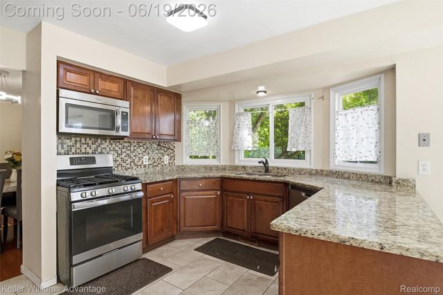 24438 Cote D Nel Drive, Farmington Hills, MI 48336