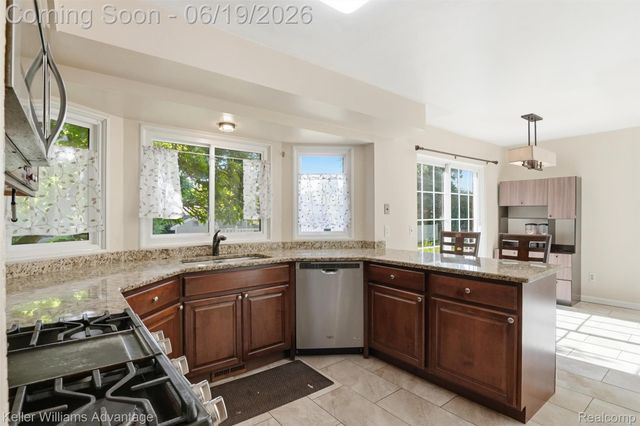24438 Cote D Nel Drive, Farmington Hills, MI 48336