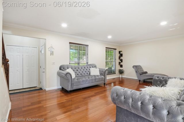 24438 Cote D Nel Drive, Farmington Hills, MI 48336