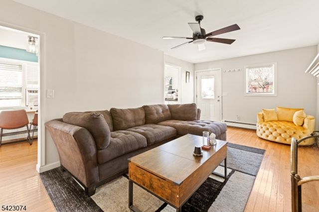 8 Navajo Ave, Parsippany-troy Hills Twp., NJ 07034