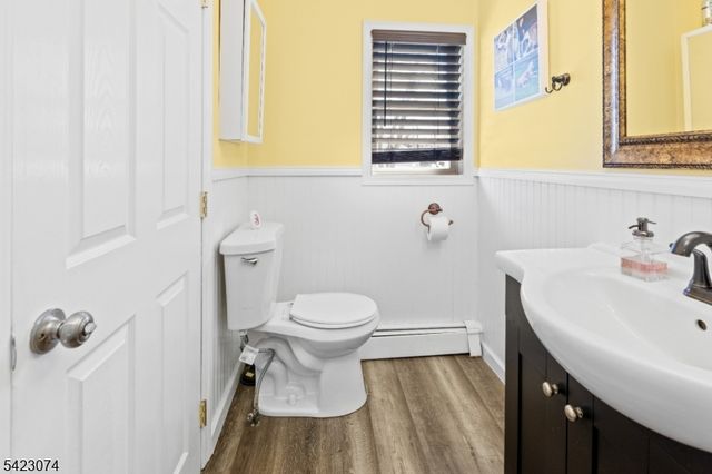 8 Navajo Ave, Parsippany-troy Hills Twp., NJ 07034