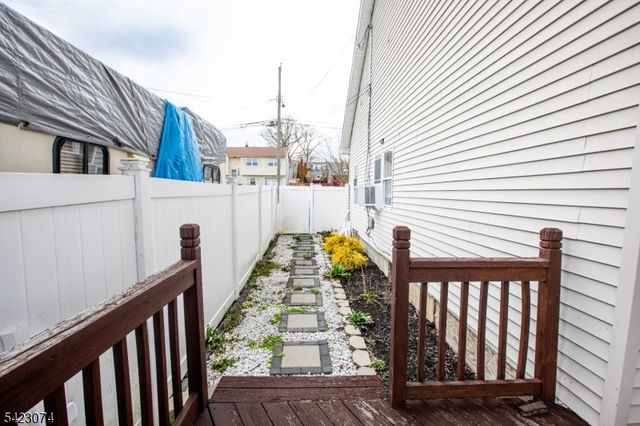 8 Navajo Ave, Parsippany-troy Hills Twp., NJ 07034