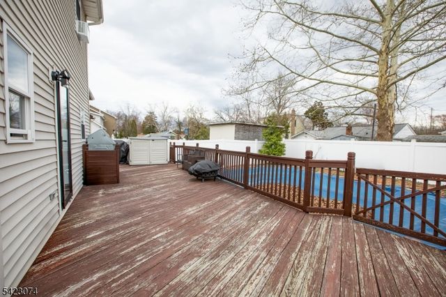 8 Navajo Ave, Parsippany-troy Hills Twp., NJ 07034