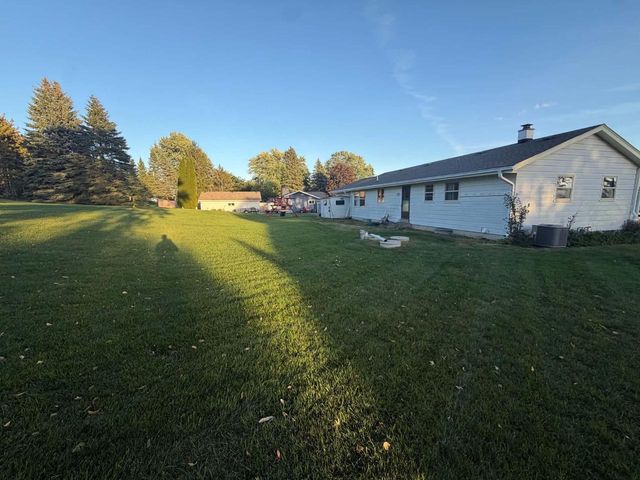 1760 Western AVENUE, Jackson, WI 53037