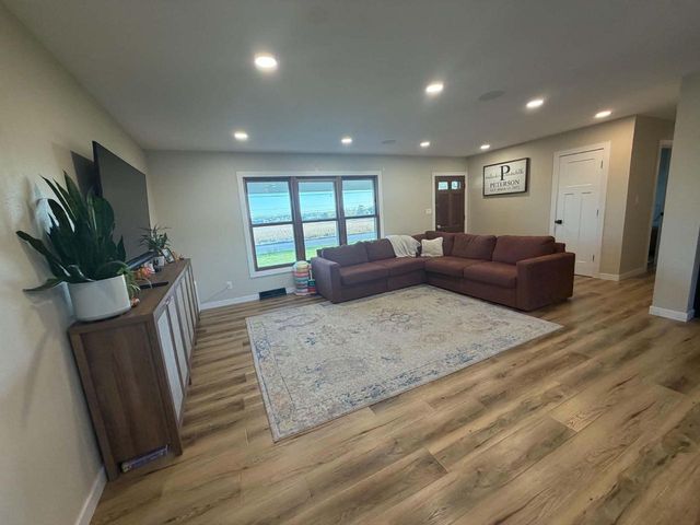 1760 Western AVENUE, Jackson, WI 53037