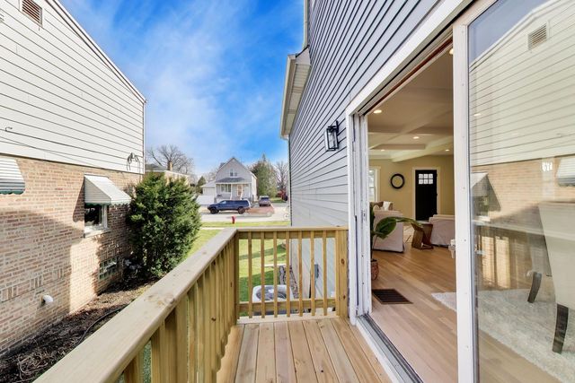 6730 W Dakin Street, Chicago, IL 60634