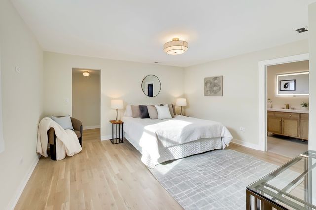 6730 W Dakin Street, Chicago, IL 60634