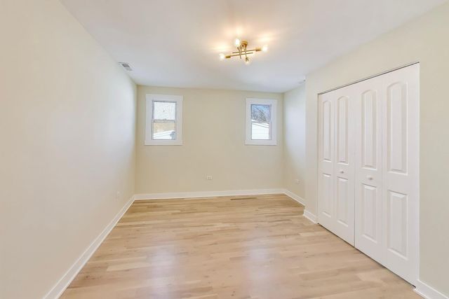 6730 W Dakin Street, Chicago, IL 60634