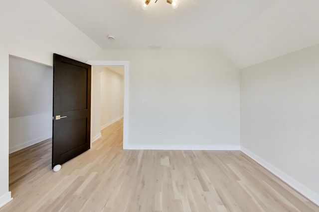 6730 W Dakin Street, Chicago, IL 60634