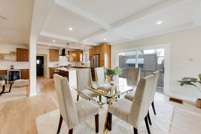 6730 W Dakin Street, Chicago, IL 60634