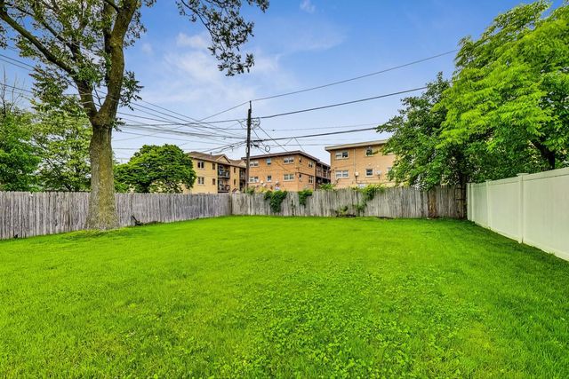 6730 W Dakin Street, Chicago, IL 60634