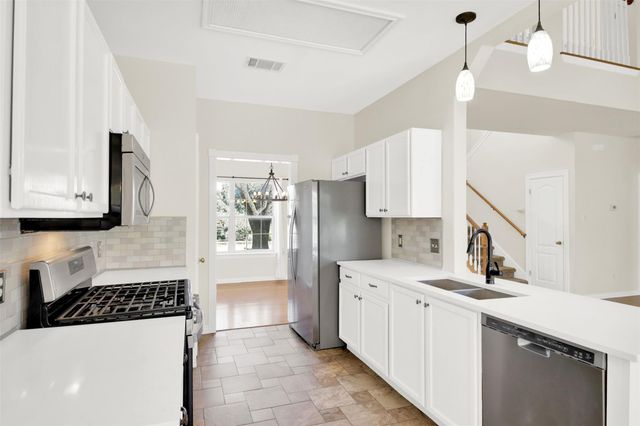 1613 Country Squire DR, Cedar Park, TX 78613