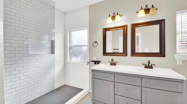 1613 Country Squire DR, Cedar Park, TX 78613