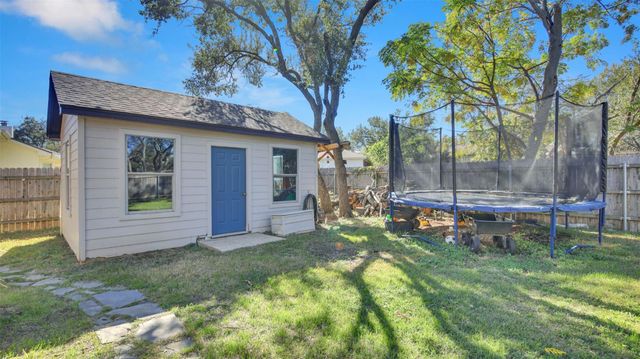 1613 Country Squire DR, Cedar Park, TX 78613