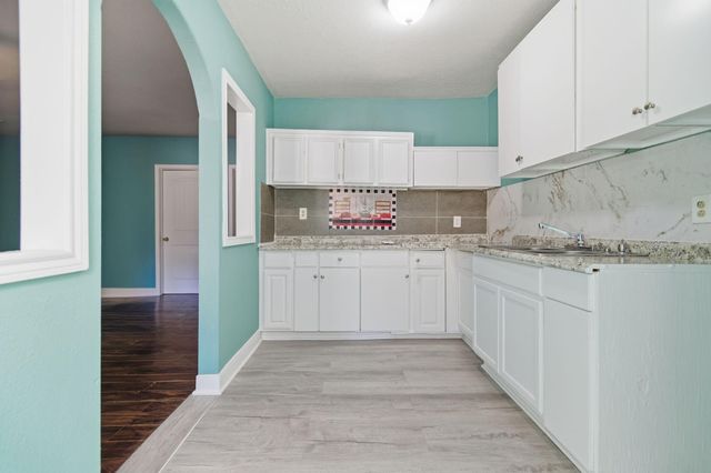 69 County Road 3402, Cleveland, TX 77327