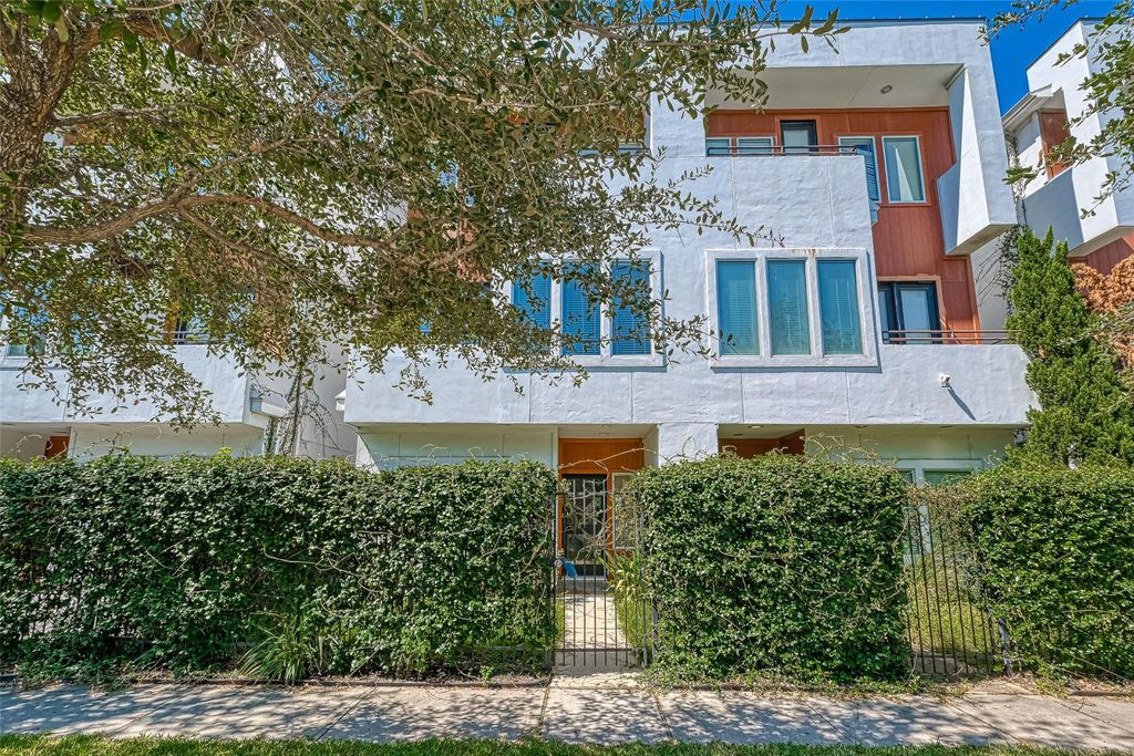 2748 Clay Street, Houston, TX 77003