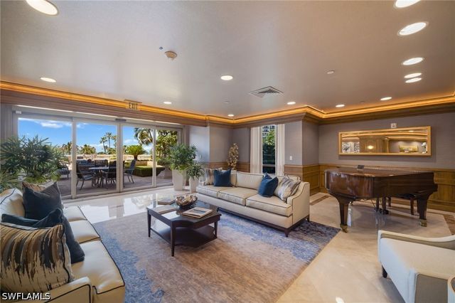 4021 Gulf Shore BLVD N 804, Naples, FL 34103