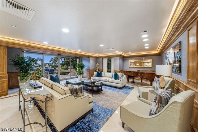 4021 Gulf Shore BLVD N 804, Naples, FL 34103