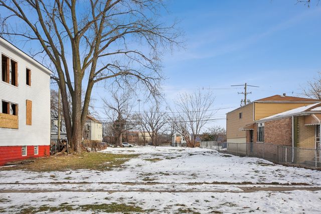 4729 S Shields Avenue, Chicago, IL 60609