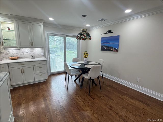 18 Amalia Lane, Commack, NY 11725