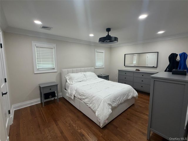 18 Amalia Lane, Commack, NY 11725