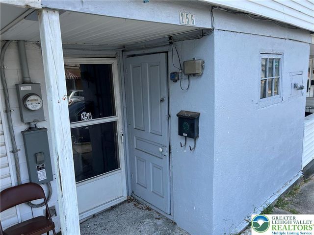 256 5th Street, Coaldale Boro, PA 18218