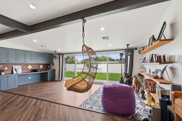 5717 Alegria Road NW, Albuquerque, NM 87114