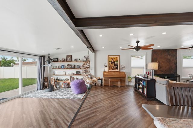 5717 Alegria Road NW, Albuquerque, NM 87114