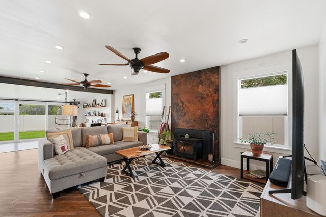 5717 Alegria Road NW, Albuquerque, NM 87114