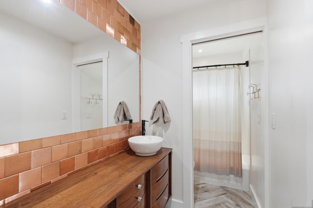 5717 Alegria Road NW, Albuquerque, NM 87114