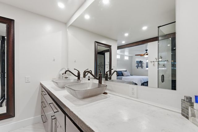 5717 Alegria Road NW, Albuquerque, NM 87114