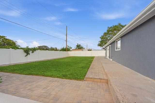 5717 Alegria Road NW, Albuquerque, NM 87114