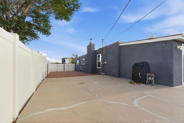 5717 Alegria Road NW, Albuquerque, NM 87114