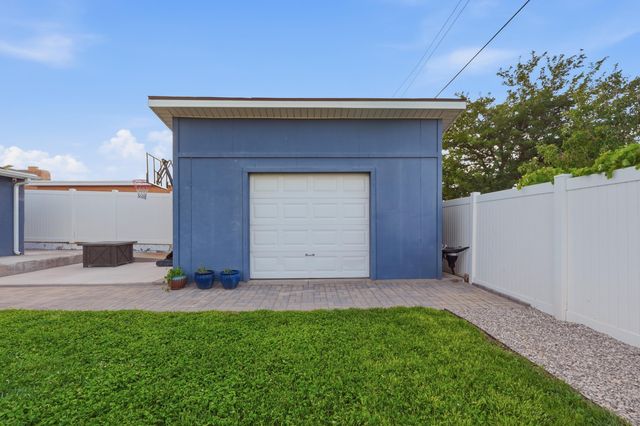 5717 Alegria Road NW, Albuquerque, NM 87114