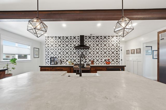 5717 Alegria Road NW, Albuquerque, NM 87114