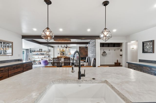 5717 Alegria Road NW, Albuquerque, NM 87114