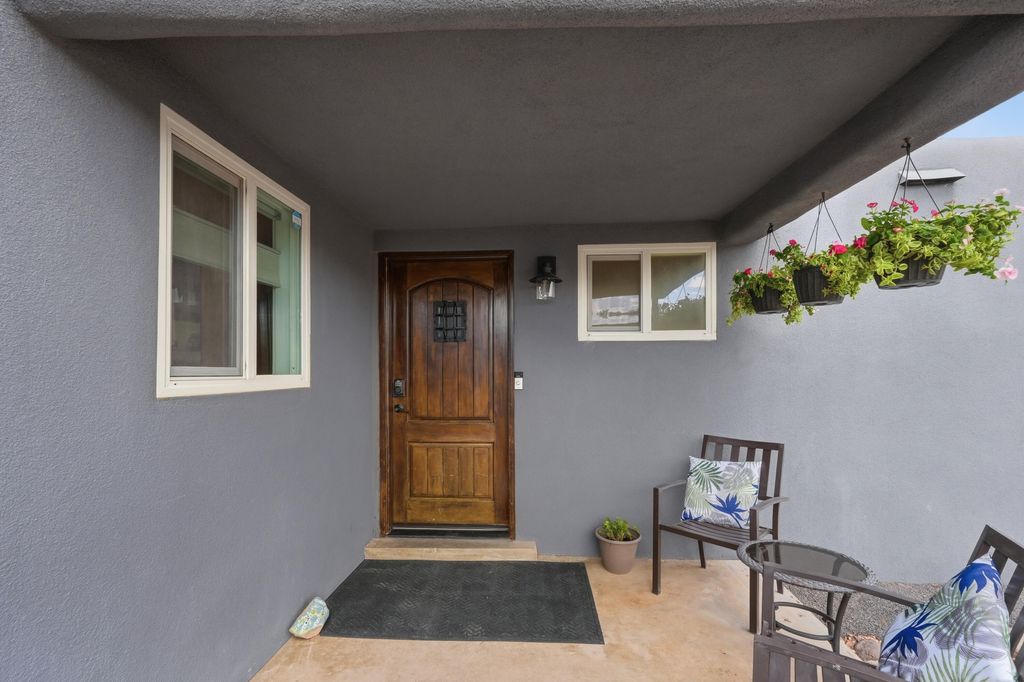 5717 Alegria Road NW, Albuquerque, NM 87114