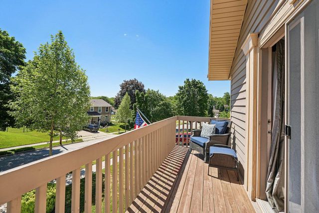 2814 Buckingham COURT, Waukesha, WI 53188