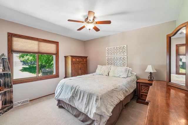 2814 Buckingham COURT, Waukesha, WI 53188
