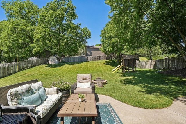 2814 Buckingham COURT, Waukesha, WI 53188