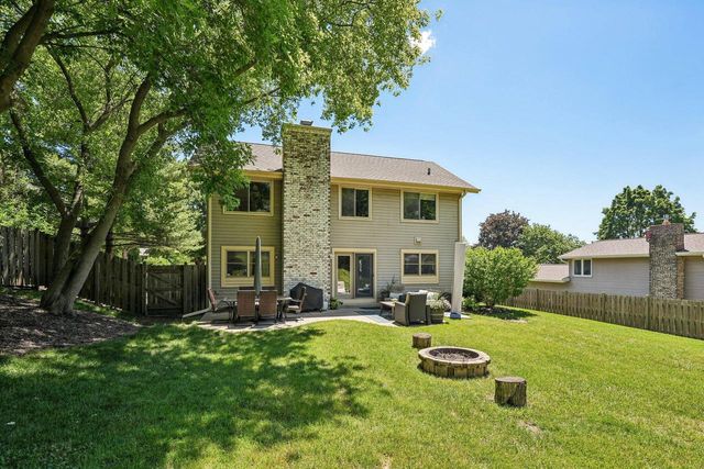 2814 Buckingham COURT, Waukesha, WI 53188