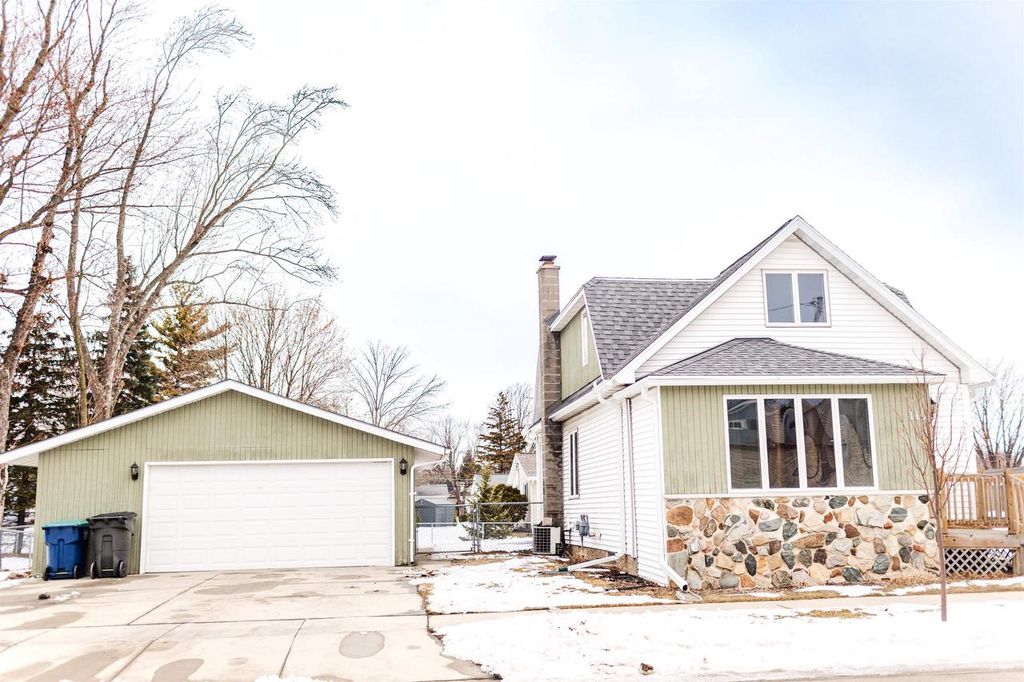 110 POLK STREET, North Fond Du Lac, WI 54937