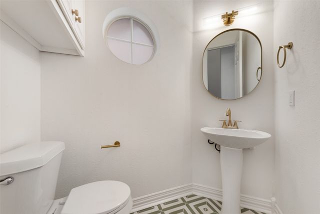 537 Lochngreen Trail, Arlington, TX 76012