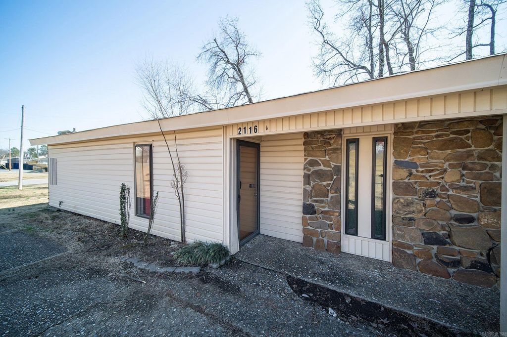2116 W 38th Street, North Little Rock, AR 72118