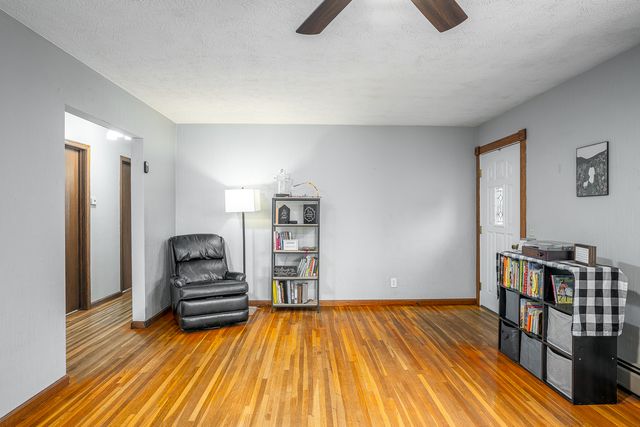 514 E 22nd Avenue, Coal Valley, IL 61240