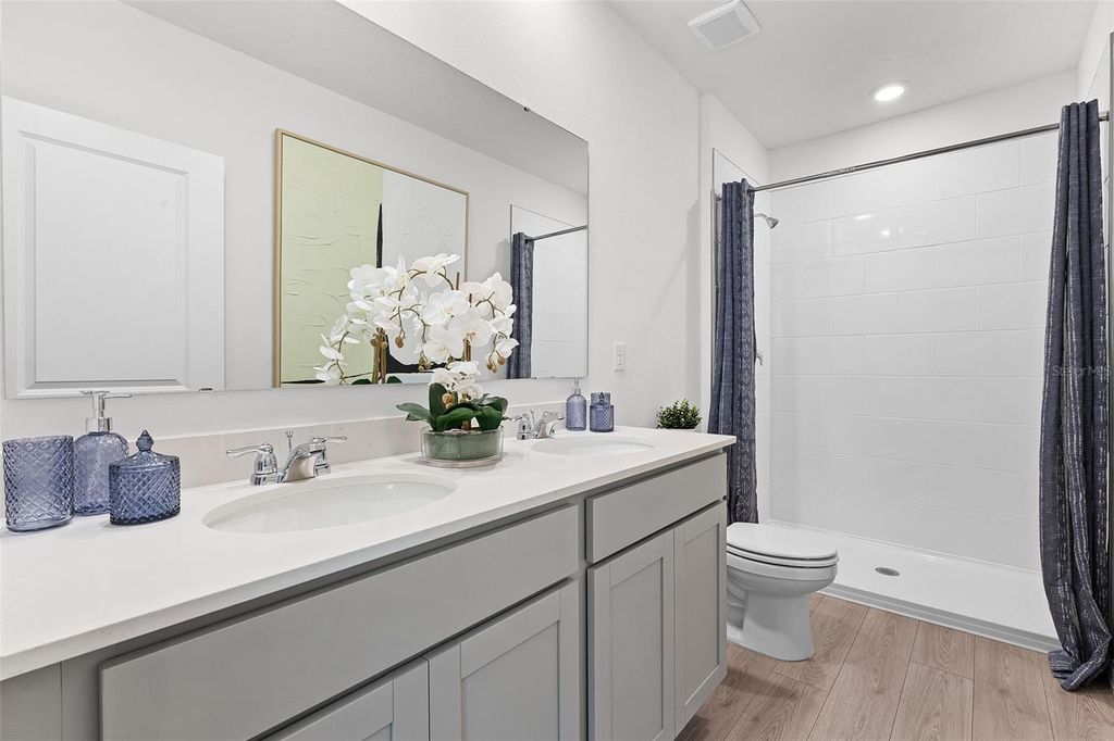 Image 13 of property listing at 3318 CHROMA STREET, Orlando, FL 32824