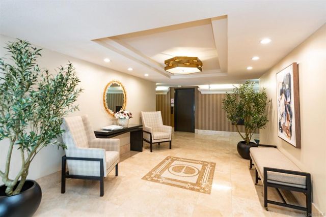 7635 Eads Ave 304, La Jolla, CA 92037