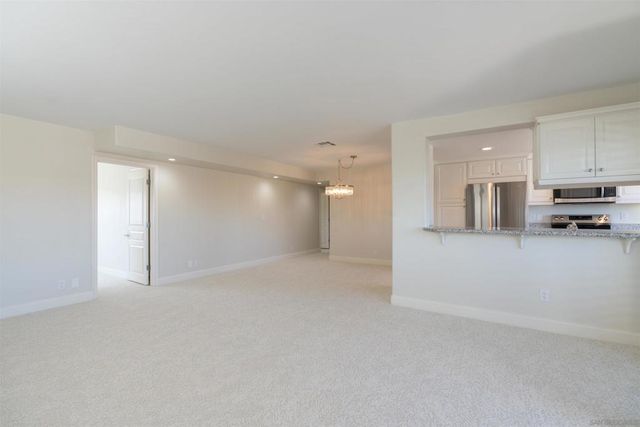 7635 Eads Ave 304, La Jolla, CA 92037
