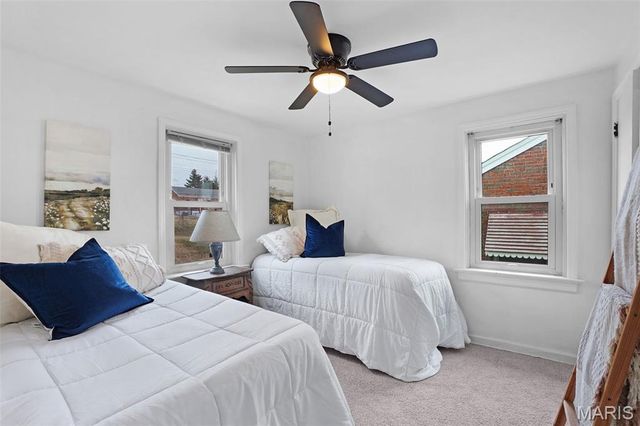 813 Chain Of Rocks Drive, St Louis, MO 63137