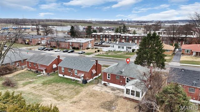 813 Chain Of Rocks Drive, St Louis, MO 63137